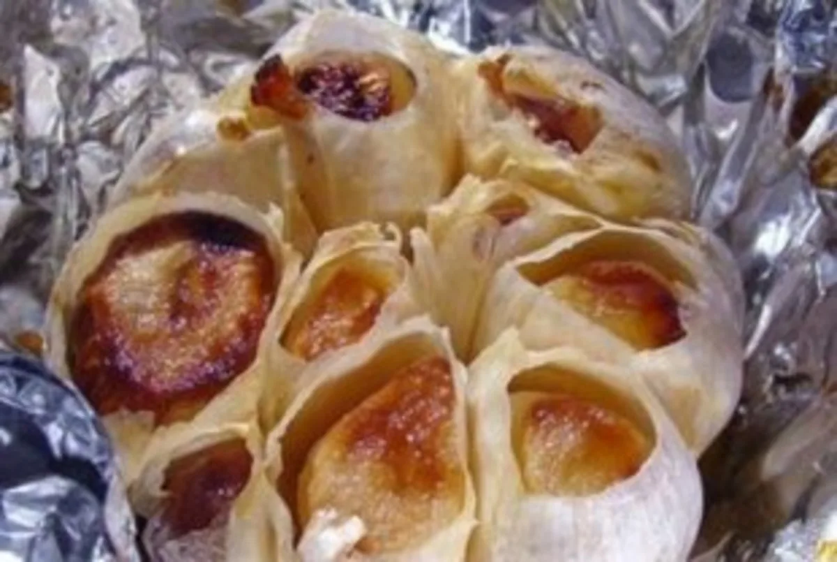 Roasted Garlic Dipping Sauce