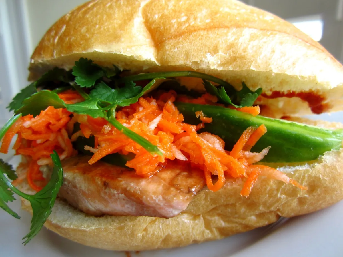 Salmon Banh Mi