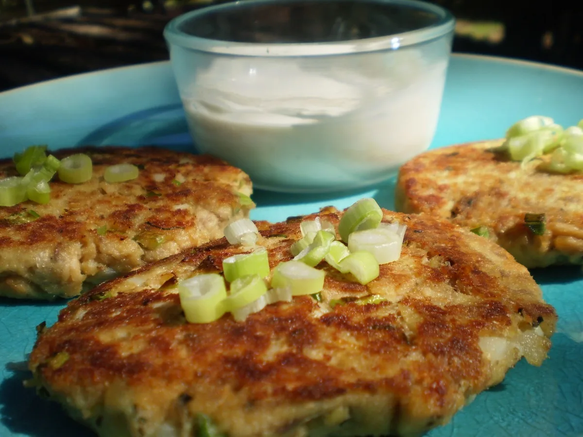 Salmon Cakes With Ginger-Sesame Sauce