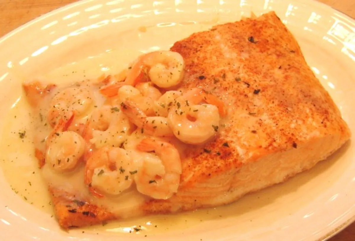 Salmon With Herb-Shrimp Sauce Ww