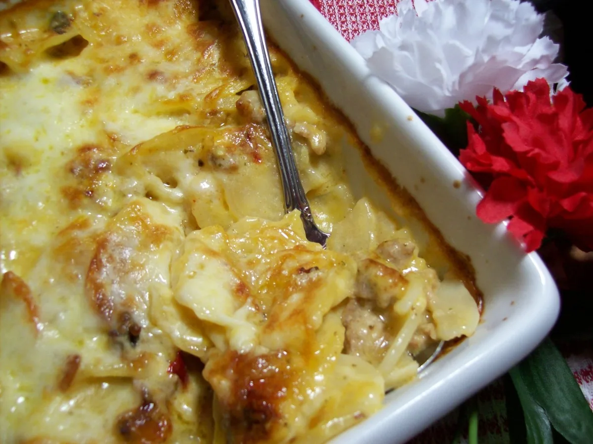 Sausage Pizza Style Scalloped Potatoes