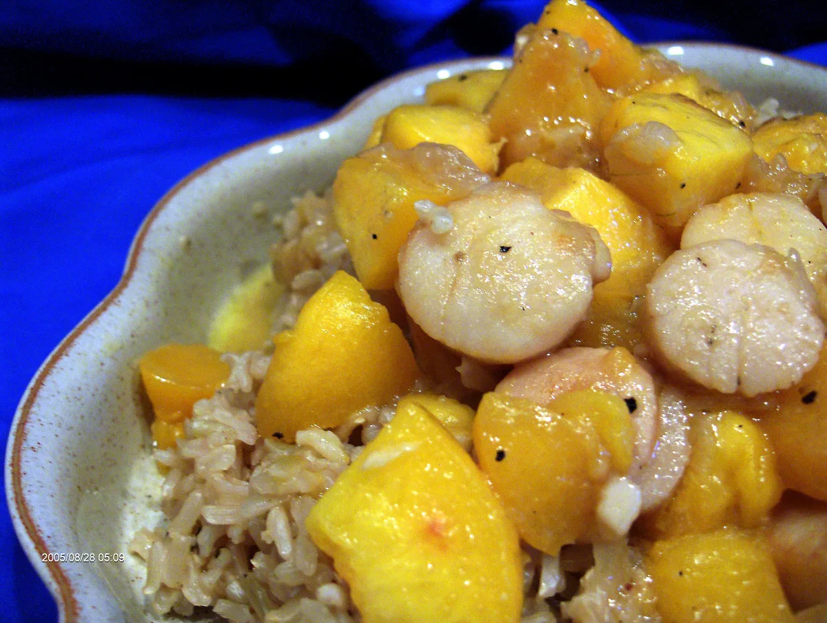 Sauteed Sea Scallops With Caramelized Peaches