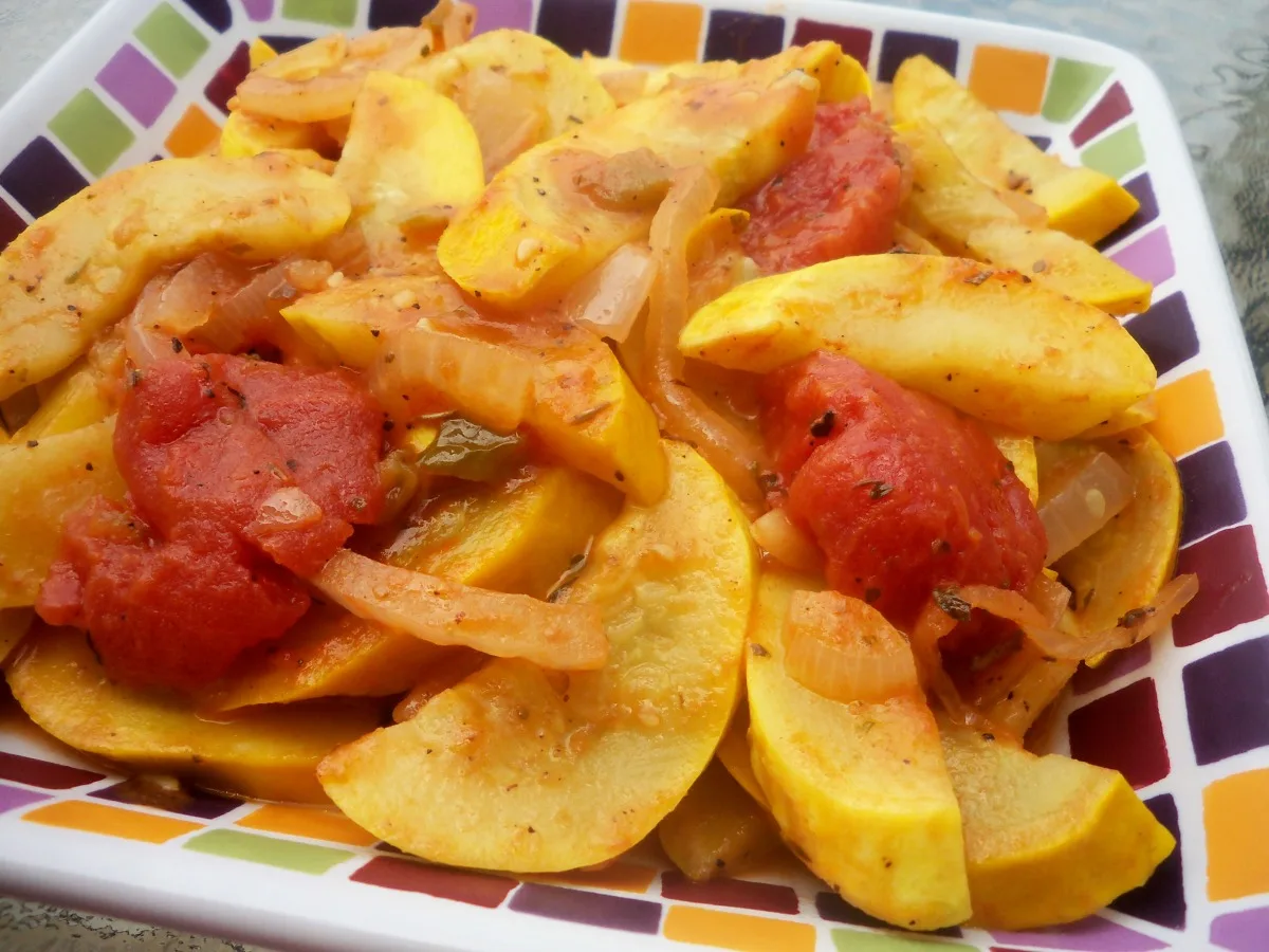 Sauteed Yellow Squash and Tomatoes