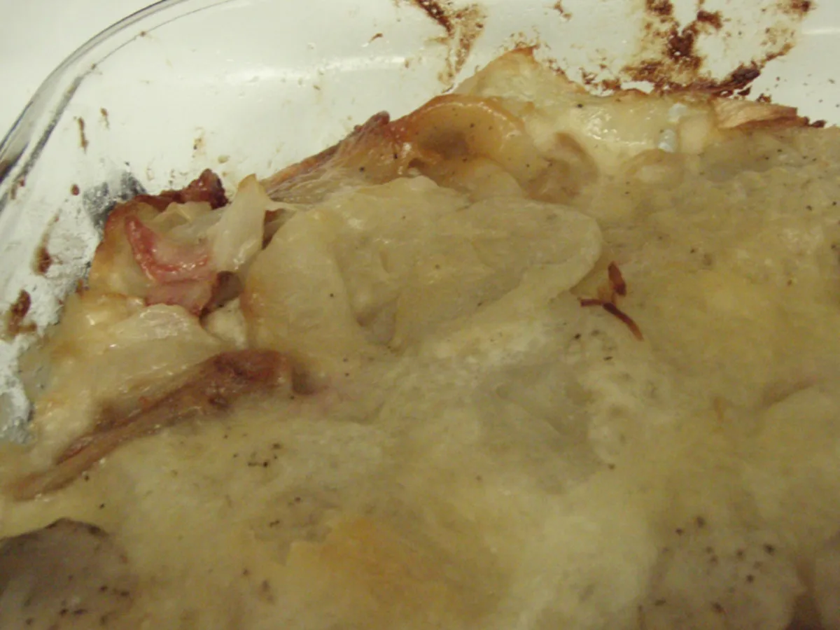 Scalloped Potatoes With Canadian Bacon