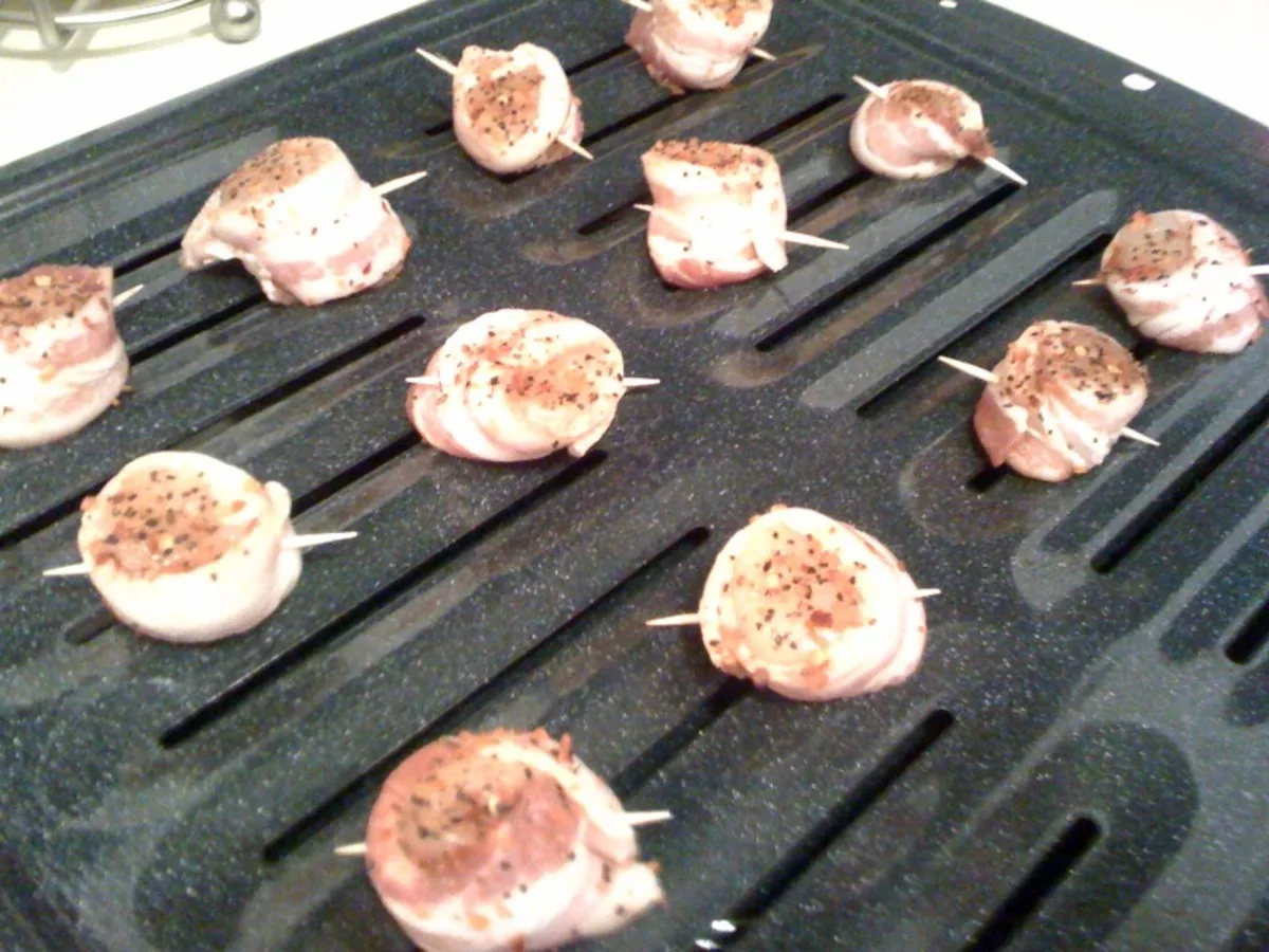 Simple Scallops Wrapped in Bacon