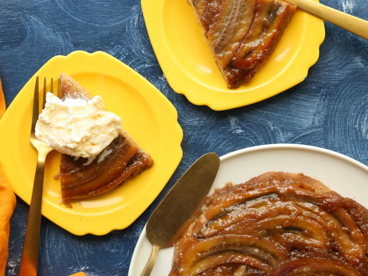 Slow Cooker Banana Upside Down Cake