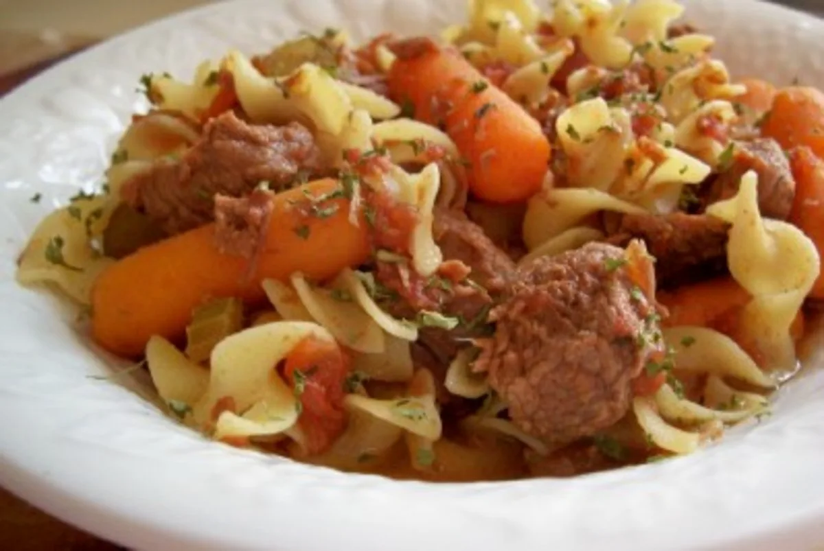 Slow Cooker Beef Noodle Stew