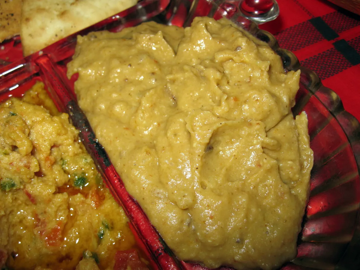 Spiced Red Lentil Dip With Pita Crisps