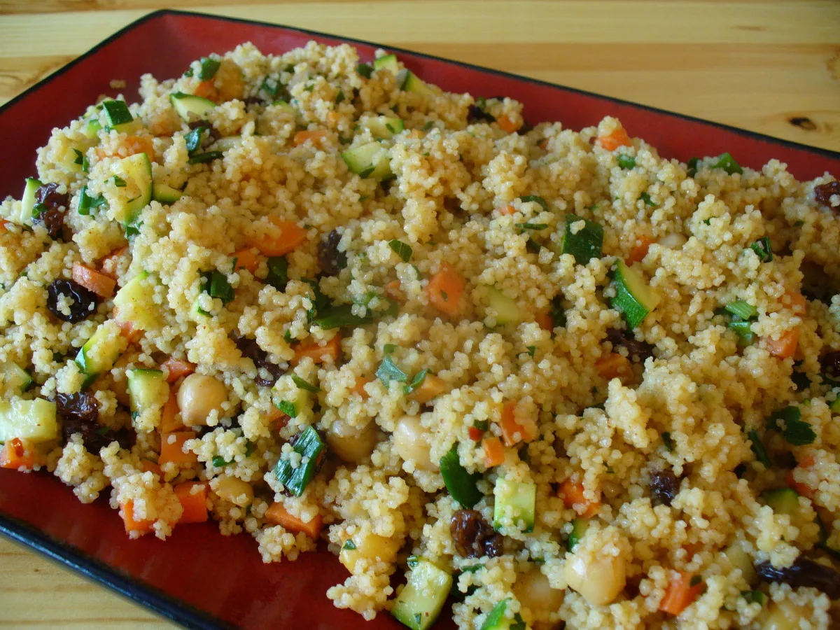 Кускус зі спеціями та овочами