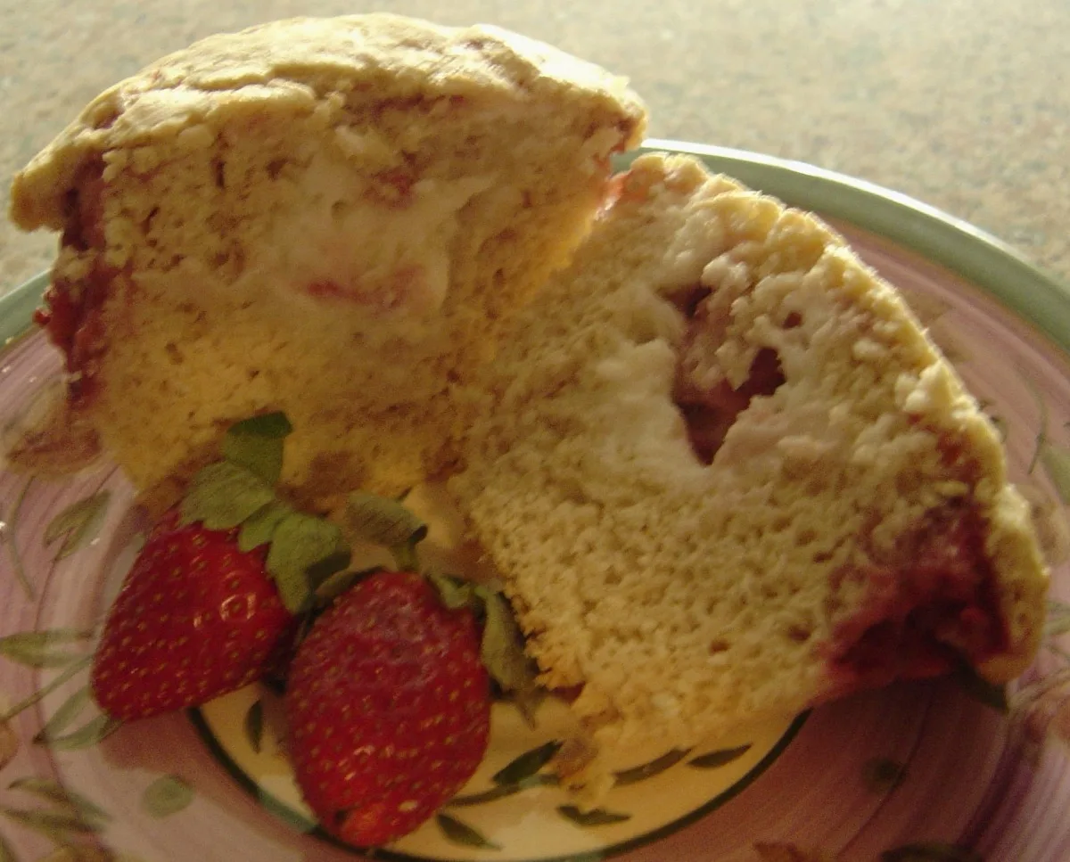 Strawberry Cheesecake Muffins