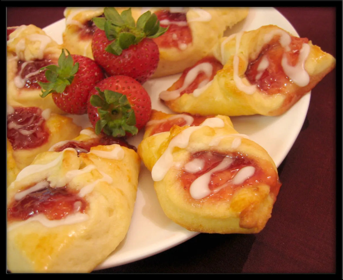 Strawberry Kolache Cookies