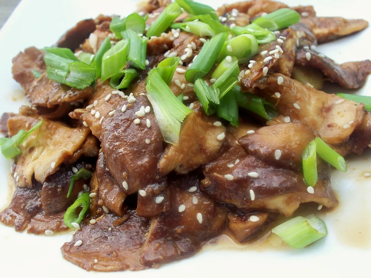 Super Easy Chinese Style Stir Fried Mushrooms
