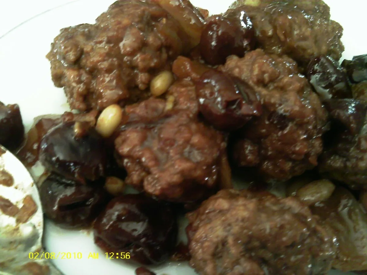 Syrian  Meatballs With Cherry Sauce