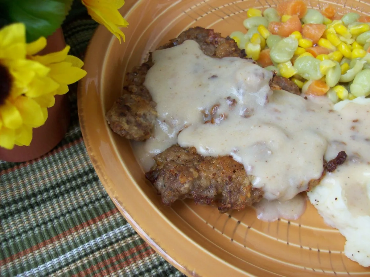 Texas Style Chicken Fried Steak With Cream Gravy