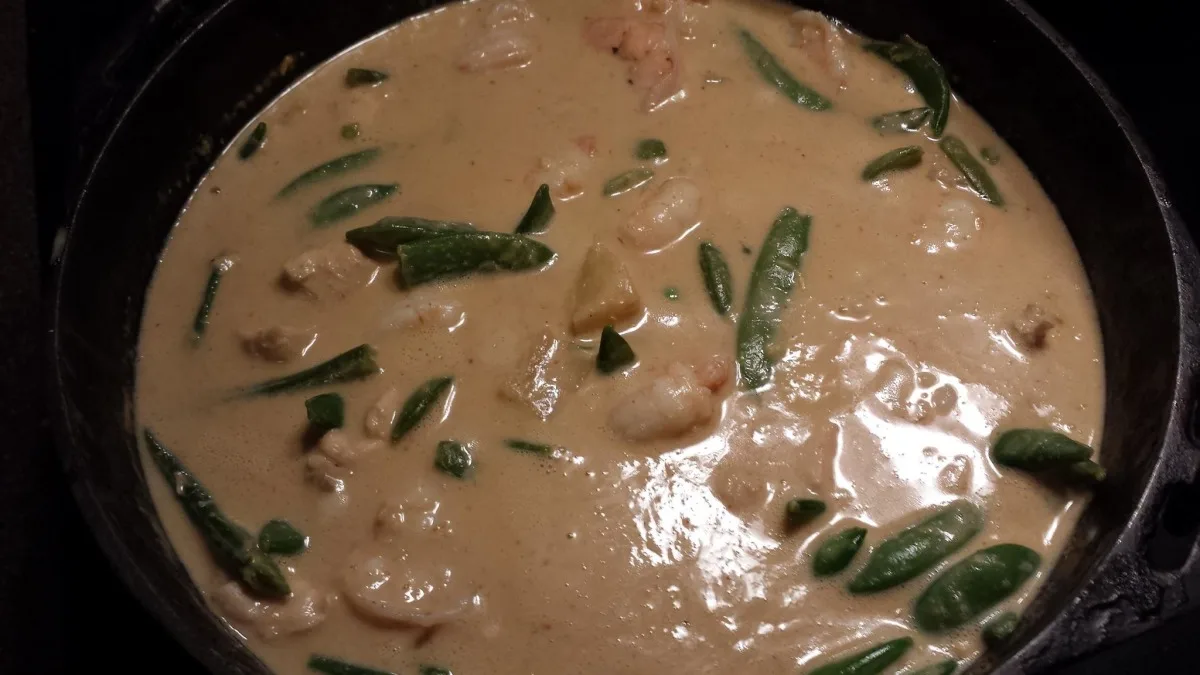 Thai Pineapple Curry or Gaeng Kua Sapparod Recipe