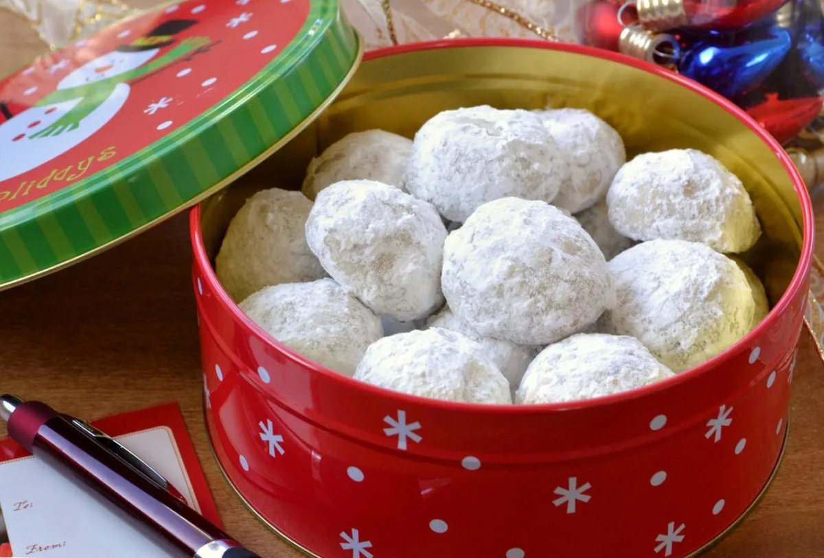 Toffee Snowballs (Russian Teacakes or Mexican Wedding Cookies)