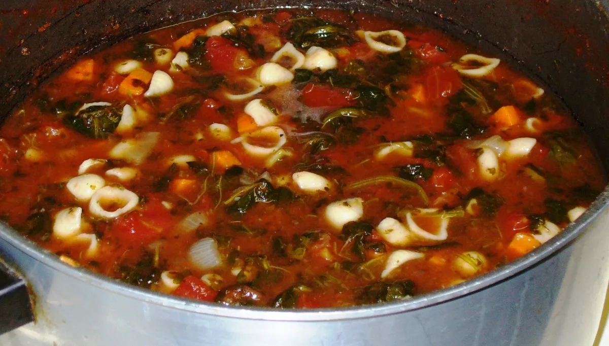 Tomato Florentine Soup With Pasta