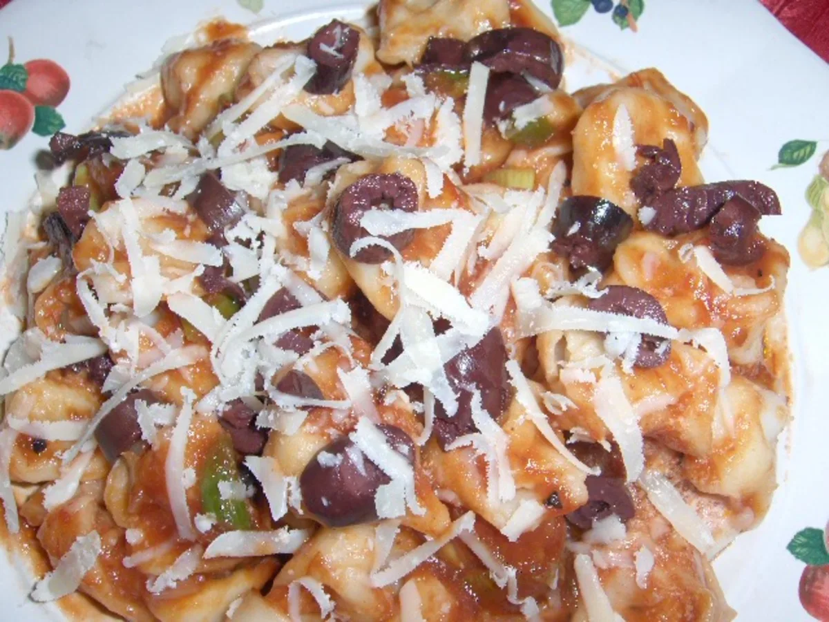 Tortellini With Chili-Tomato Sauce