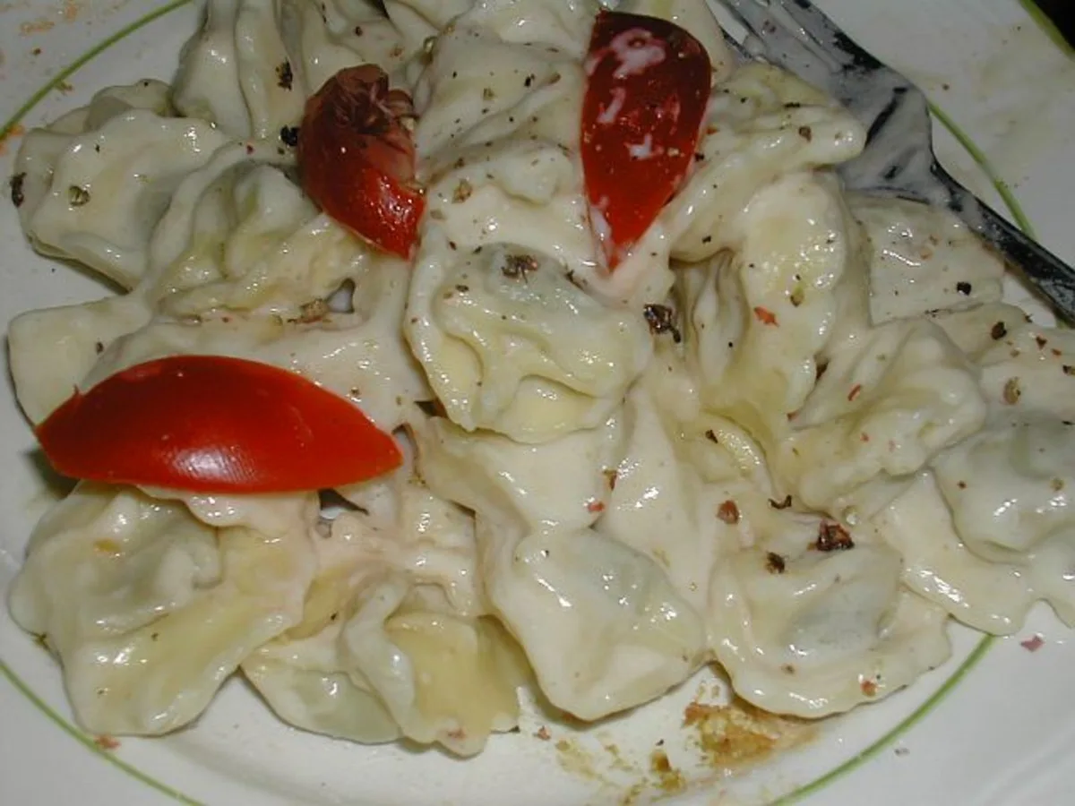Tortellini With Creamy Roasted Garlic Sauce