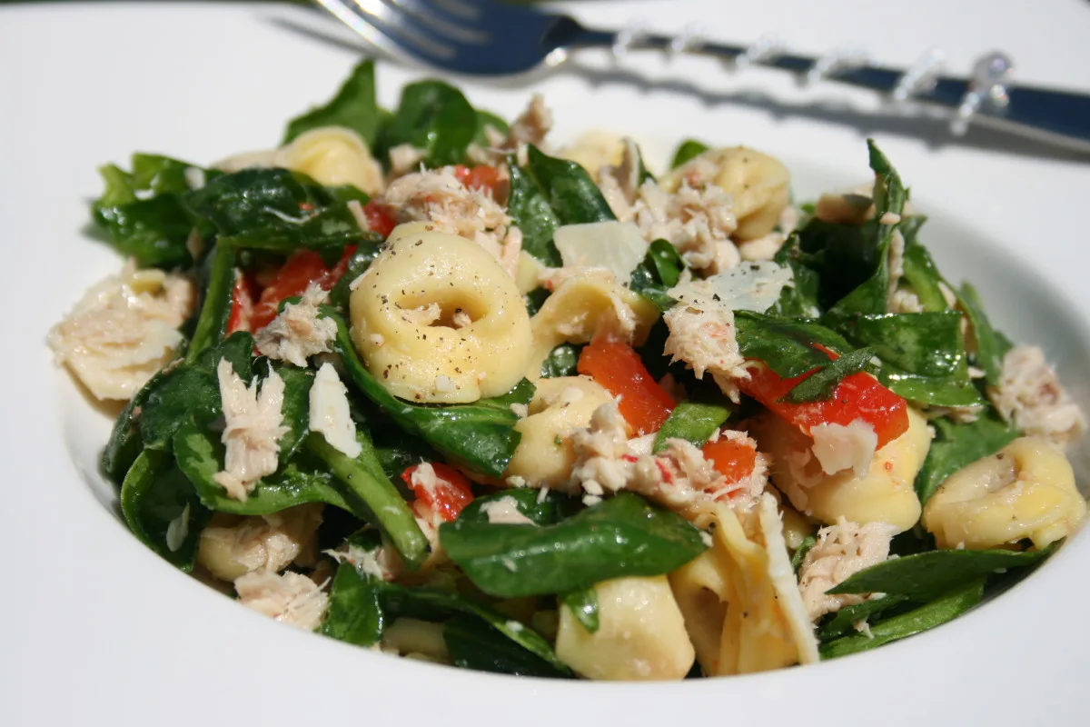 Tuna and Spinach Tortellini Salad