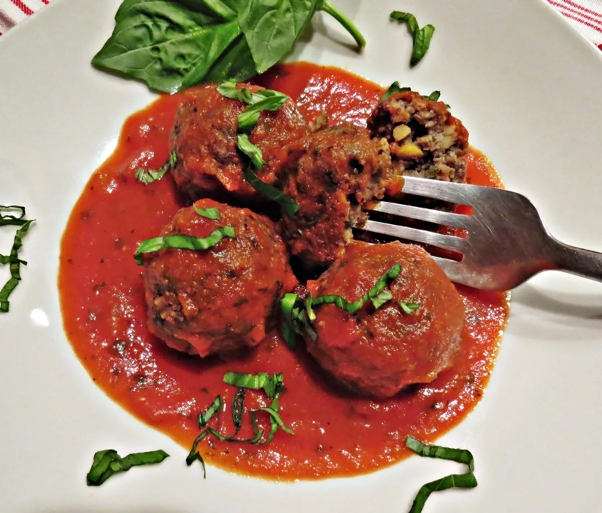 Veggie Bean Meatballs With Spicy Red Pepper Sauce #Ragu