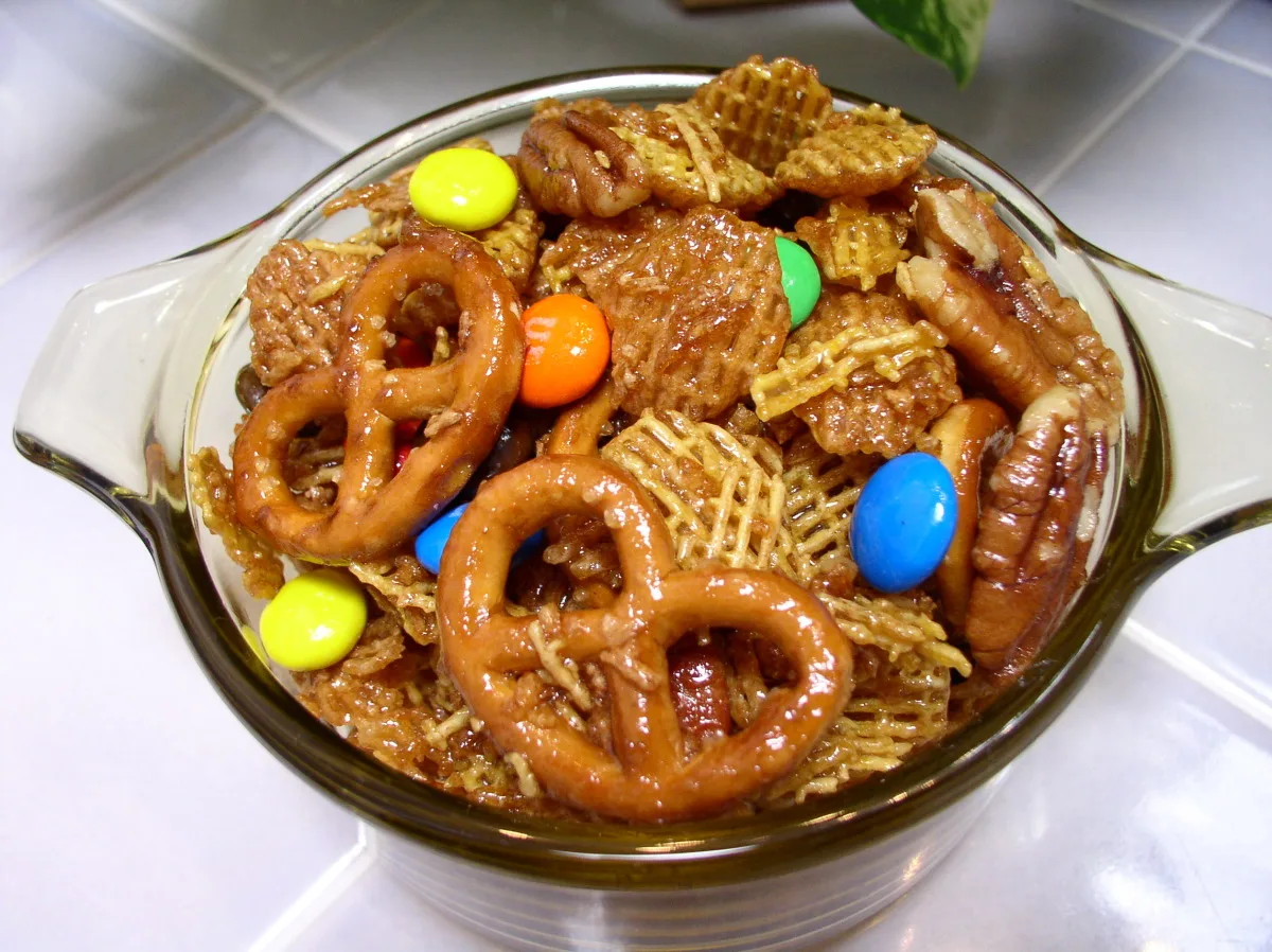 Very Addicting Chex Mix
