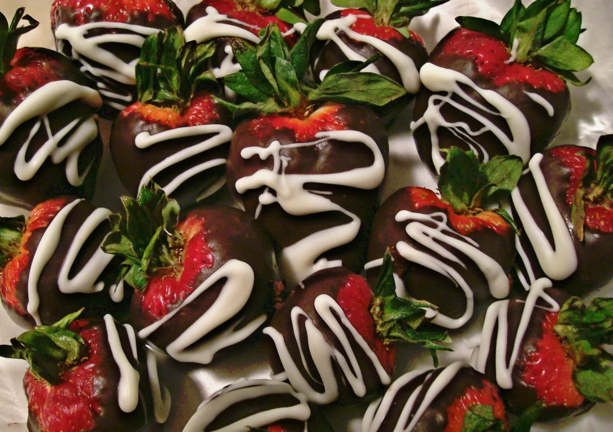 Weight Watchers Black and White Strawberries