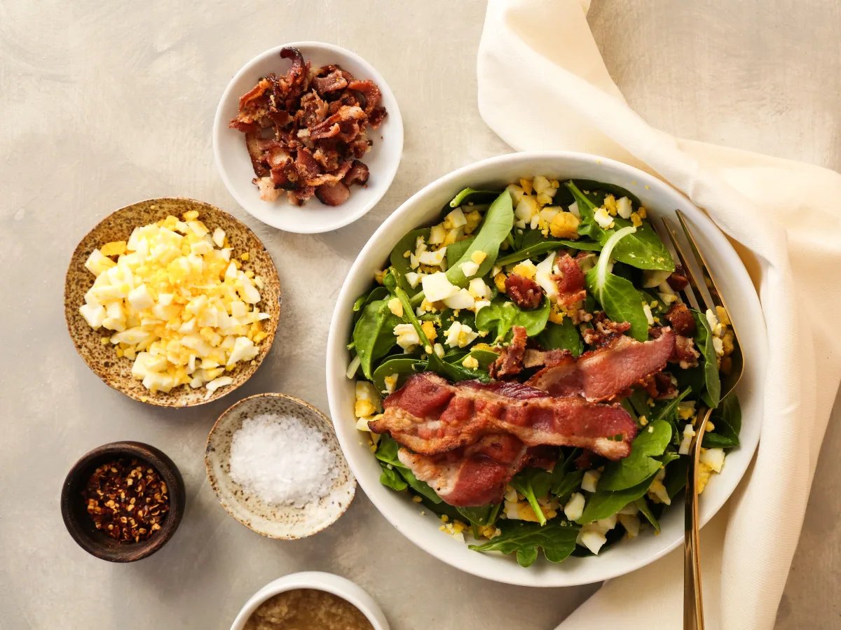 Wilted spinach salad