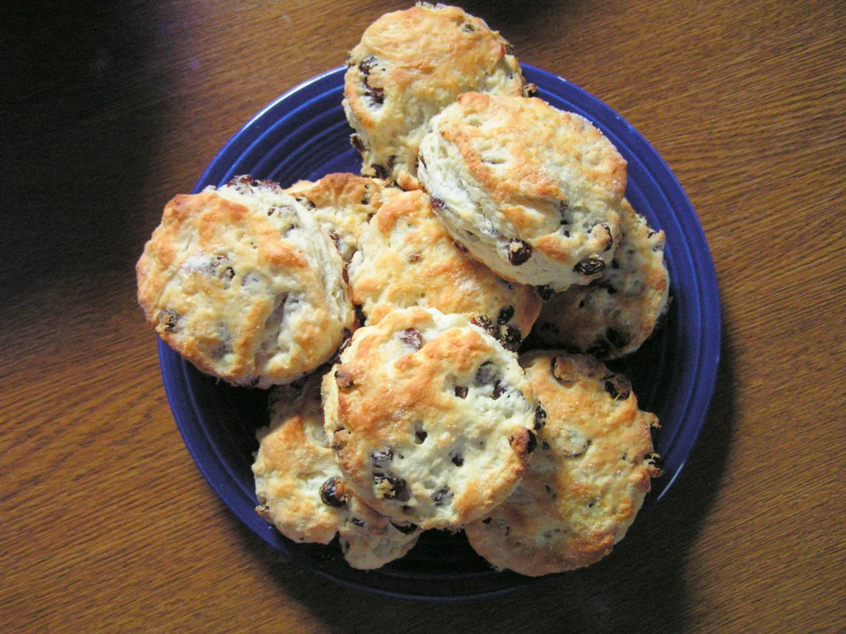 Yummy Raisin Tea Biscuits - No Sugar Added