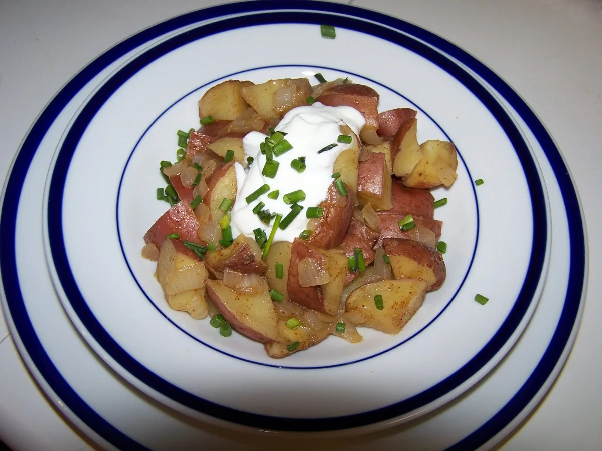 Zesty Potatoes With Sour Cream & Chives