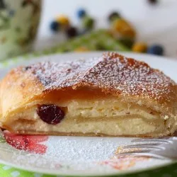 Австрійський штрудель з сирною начинкою