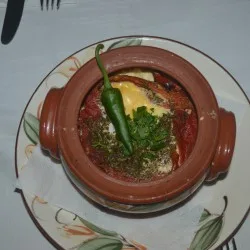 Бринза запечена з овочами