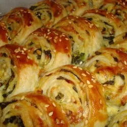 Листкові рулетики з зеленою цибулею