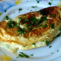Омлет з моцареллою і зеленою цибулею