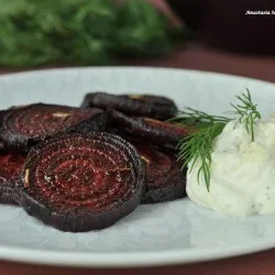 Печений буряк з сирним кремом