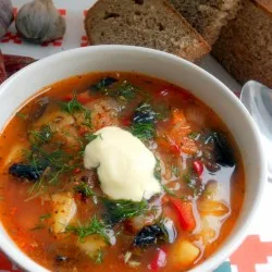 Пісний борщ з чорносливом