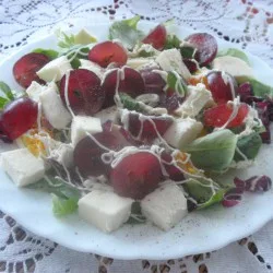 Салат с куркою і виноградом