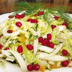 Салат з кальмарами і гранатом