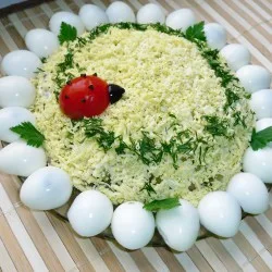 Салат з копченою куркою «Любить – не любить»