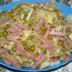 Салат з шинки з квашеною капустою