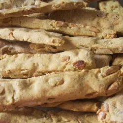 Солені палички з арахісом