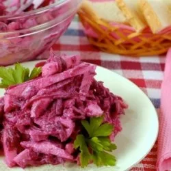 Яблучно-буряковий салат з хроном та корицею