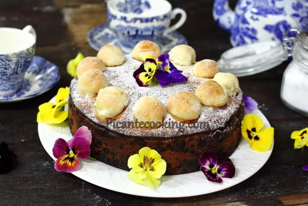 Британський великодній Сімнел кейк (Simnel Cake)