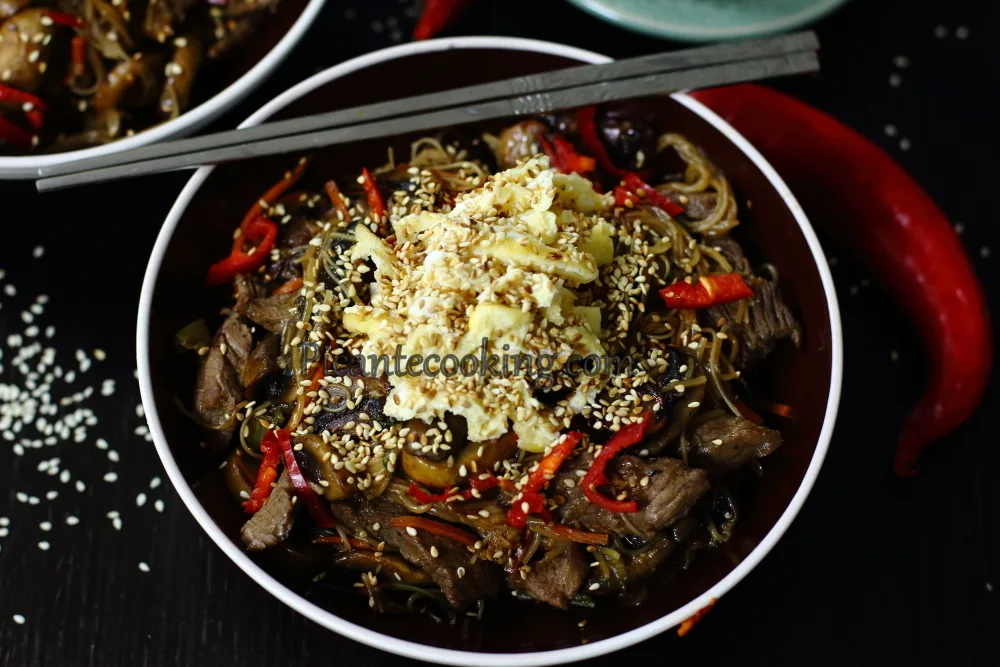 Чапче з яловичиною (Japchae)