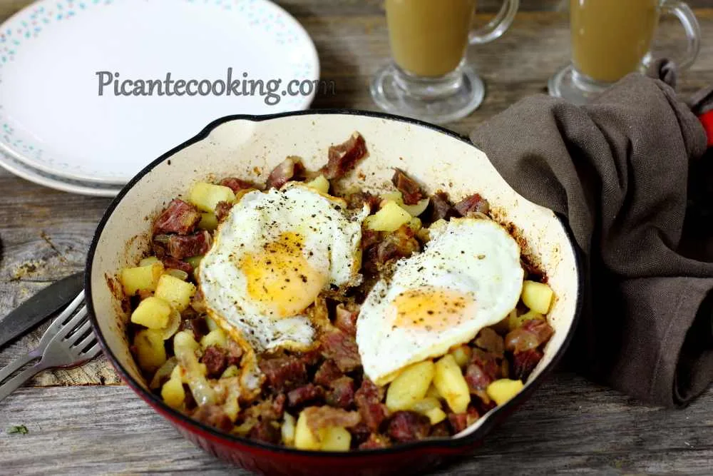 Хаш з солониною та картоплею (Corned beef hash)