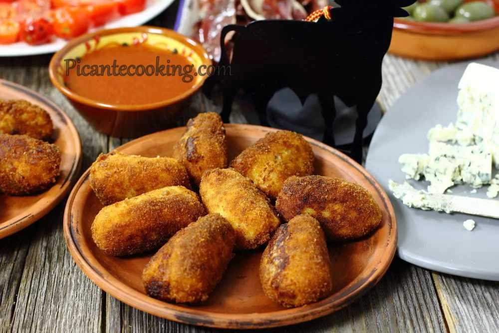 Іспанські крокети з блакитним сиром (Croquetas de queso azul)