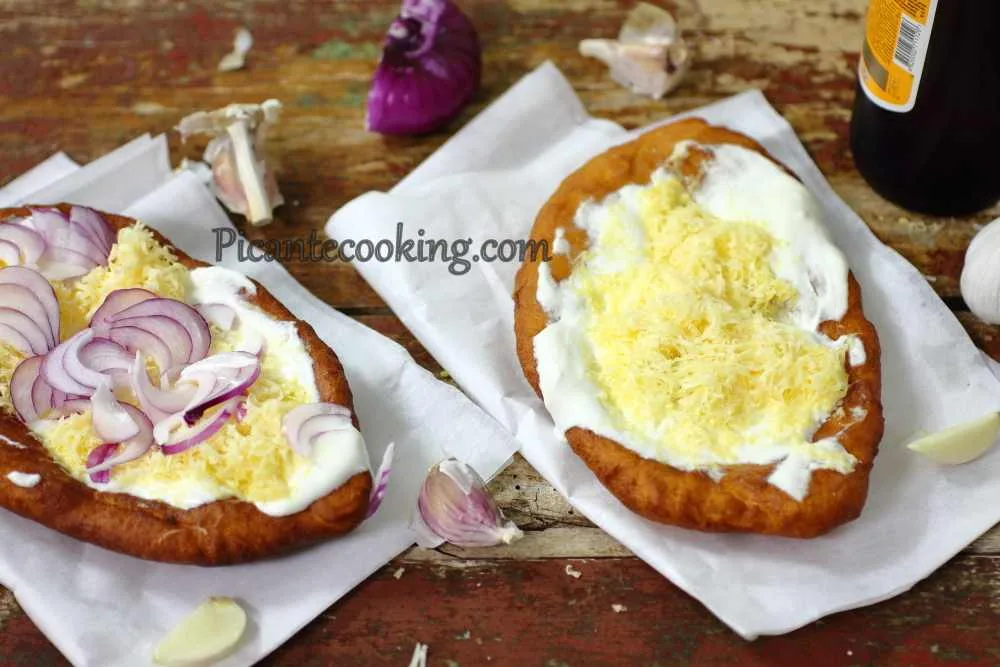 Картопляний лангош (Lángos krumplis)