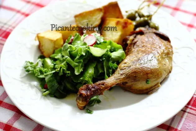 Конфі з качиних ніжок з мега хрусткою печеною картоплею (Confit de Canard)