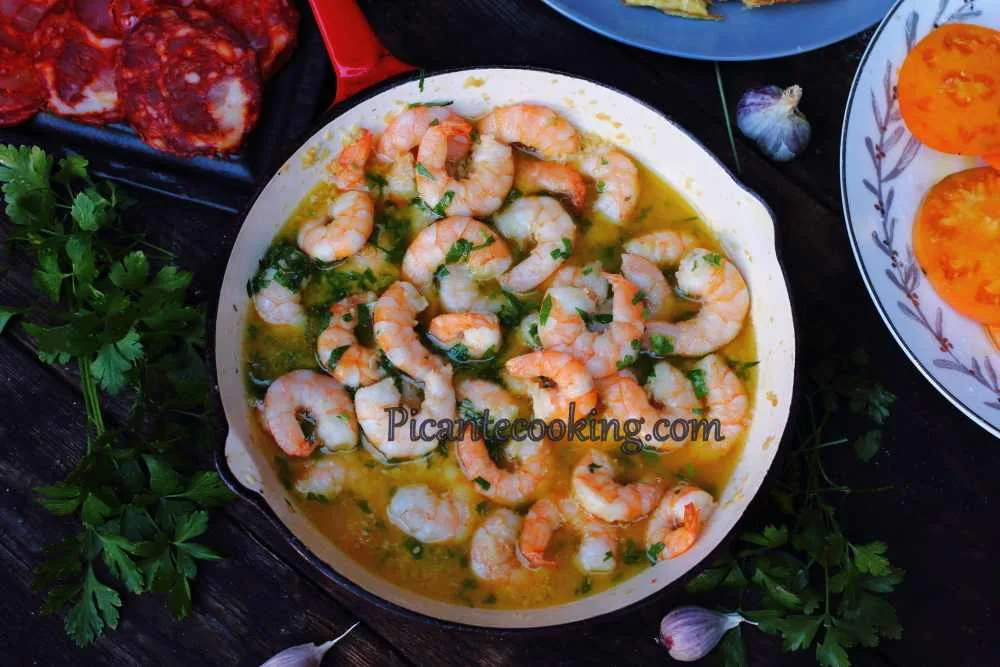 Креветки з часником (Gambas al ajillo)