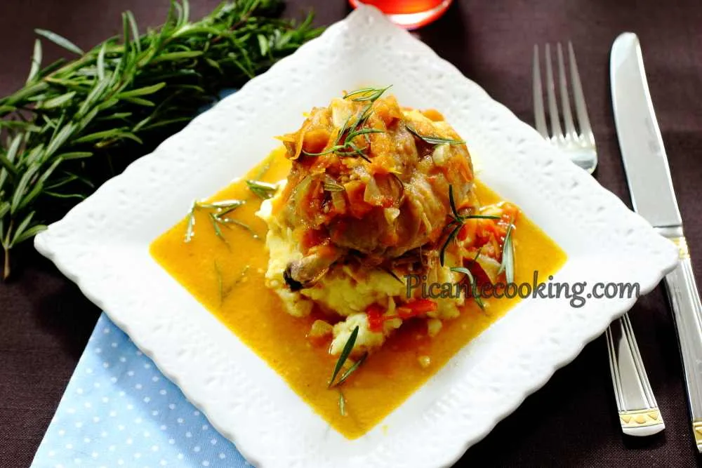 Кролик тушкований з овочами